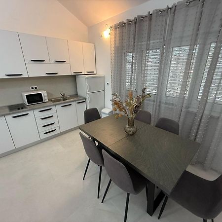 Apartments Andela Petrcane Εξωτερικό φωτογραφία
